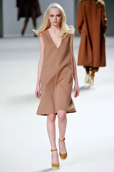 Look 15